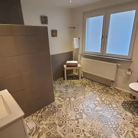 Casa de Férias Freistehendes Haus Im Nationalpark Gemuend Mit E-bike Option!