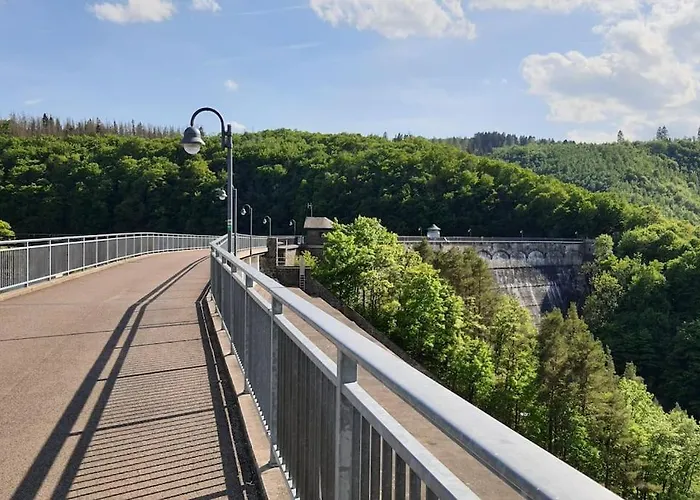 度假居 Freistehendes Haus Urftseeroute Am Nationalpark Gemuend! 施莱登